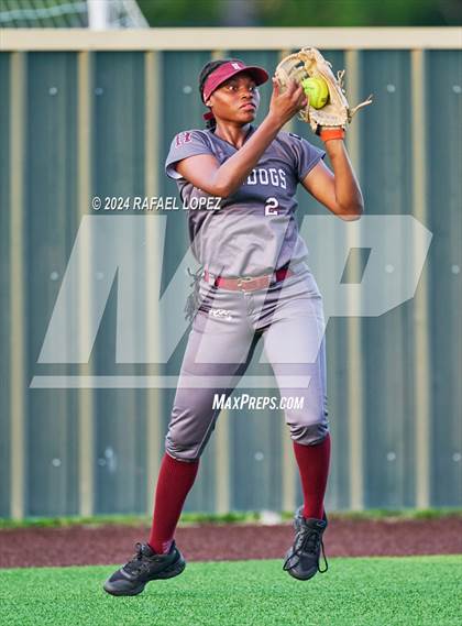 Thumbnail 3 in Heights @ Kingwood (UIL Softball 6A Region 3 Regional Semifinal) photogallery.