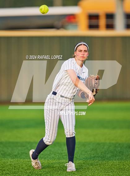 Thumbnail 3 in Heights @ Kingwood (UIL Softball 6A Region 3 Regional Semifinal) photogallery.