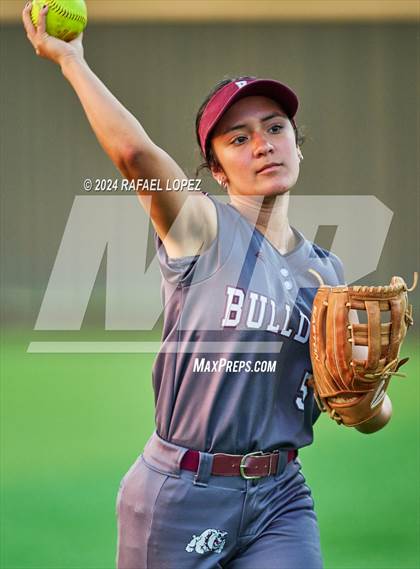 Thumbnail 1 in Heights @ Kingwood (UIL Softball 6A Region 3 Regional Semifinal) photogallery.