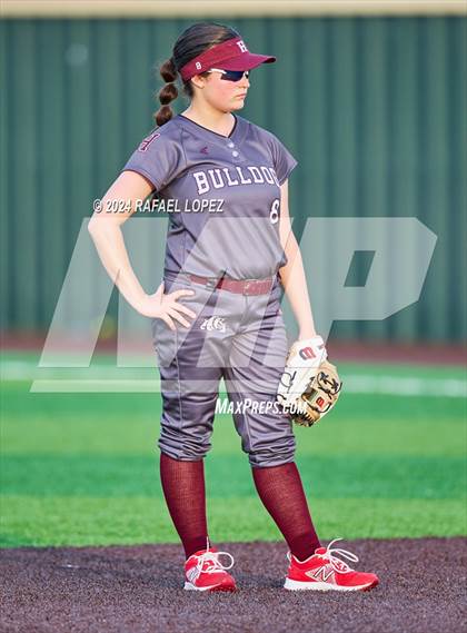 Thumbnail 1 in Heights @ Kingwood (UIL Softball 6A Region 3 Regional Semifinal) photogallery.