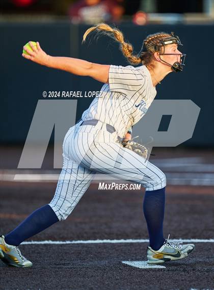 Thumbnail 2 in Heights @ Kingwood (UIL Softball 6A Region 3 Regional Semifinal) photogallery.