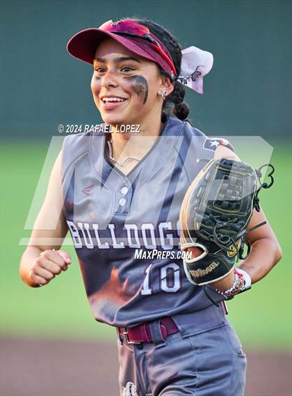 Thumbnail 2 in Heights @ Kingwood (UIL Softball 6A Region 3 Regional Semifinal) photogallery.