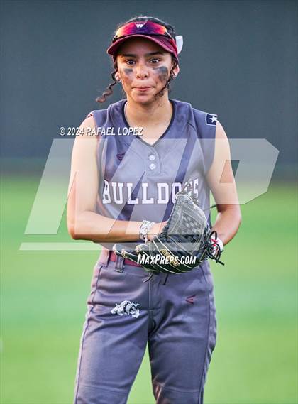 Thumbnail 1 in Heights @ Kingwood (UIL Softball 6A Region 3 Regional Semifinal) photogallery.
