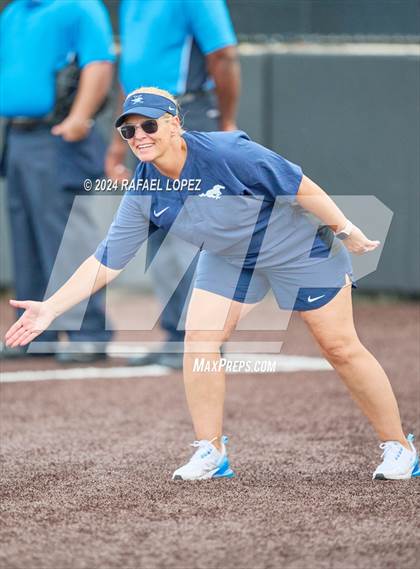 Thumbnail 3 in Heights @ Kingwood (UIL Softball 6A Region 3 Regional Semifinal) photogallery.