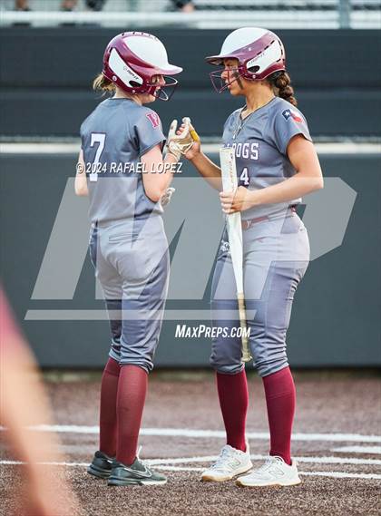 Thumbnail 3 in Heights @ Kingwood (UIL Softball 6A Region 3 Regional Semifinal) photogallery.