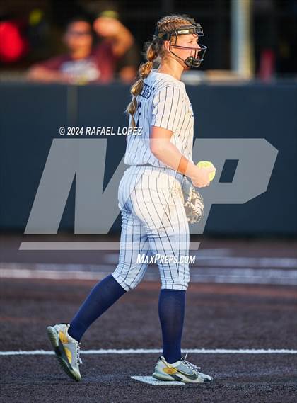 Thumbnail 3 in Heights @ Kingwood (UIL Softball 6A Region 3 Regional Semifinal) photogallery.
