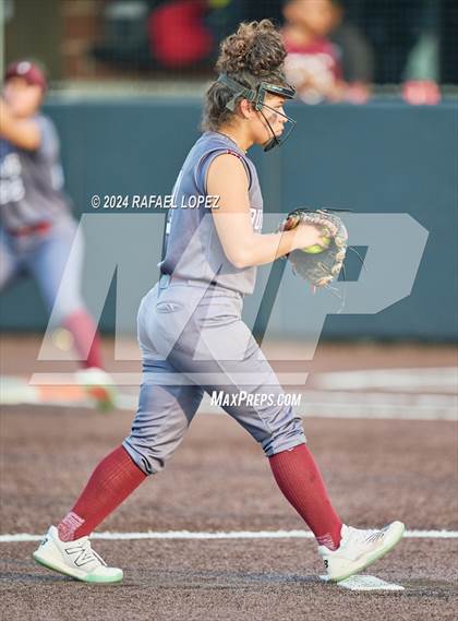 Thumbnail 1 in Heights @ Kingwood (UIL Softball 6A Region 3 Regional Semifinal) photogallery.
