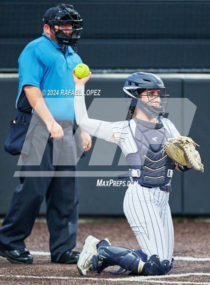 Thumbnail 1 in Heights @ Kingwood (UIL Softball 6A Region 3 Regional Semifinal) photogallery.