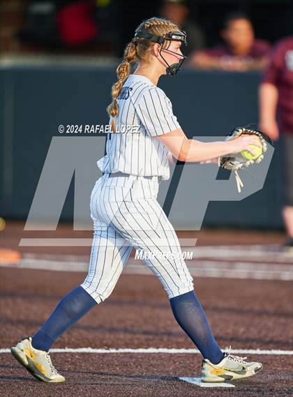 Thumbnail 1 in Heights @ Kingwood (UIL Softball 6A Region 3 Regional Semifinal) photogallery.