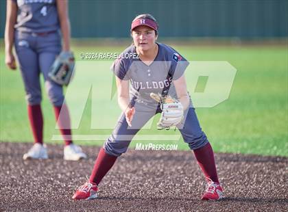Thumbnail 1 in Heights @ Kingwood (UIL Softball 6A Region 3 Regional Semifinal) photogallery.