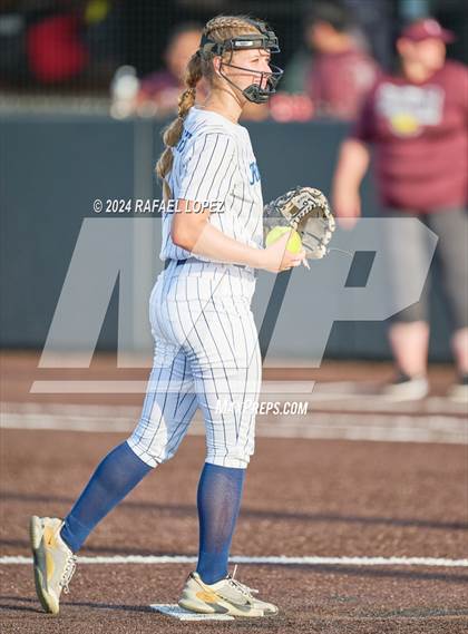 Thumbnail 1 in Heights @ Kingwood (UIL Softball 6A Region 3 Regional Semifinal) photogallery.