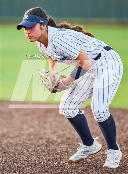 Thumbnail 2 in Heights @ Kingwood (UIL Softball 6A Region 3 Regional Semifinal) photogallery.