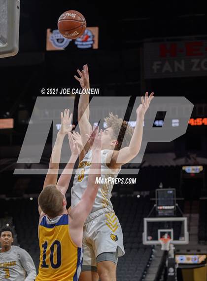 Thumbnail 1 in Brennan vs John Paul II (Spurs High School Showcase) photogallery.