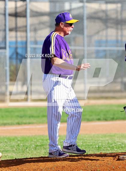 Thumbnail 3 in Firebaugh vs. Lynwood photogallery.