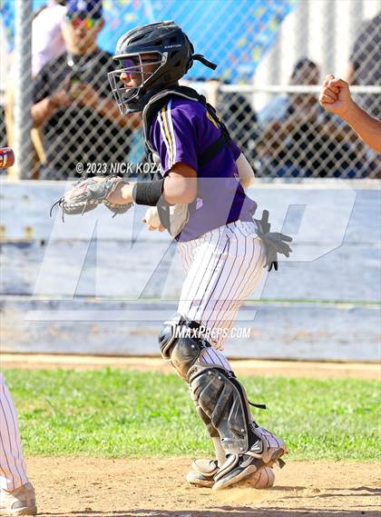 Thumbnail 2 in Firebaugh vs. Lynwood photogallery.