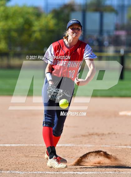 Thumbnail 1 in Lakewood vs. Chaparral (CHSAA 5A State - 1st Round) photogallery.