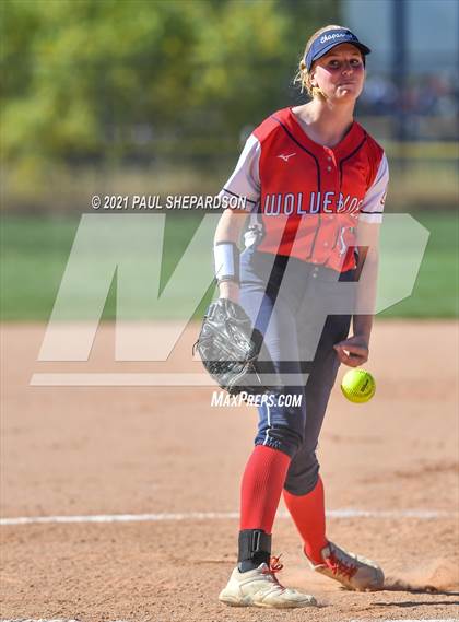 Thumbnail 2 in Lakewood vs. Chaparral (CHSAA 5A State - 1st Round) photogallery.