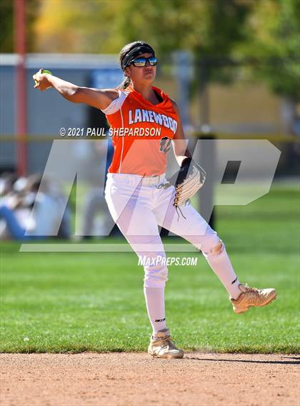 Thumbnail 1 in Lakewood vs. Chaparral (CHSAA 5A State - 1st Round) photogallery.
