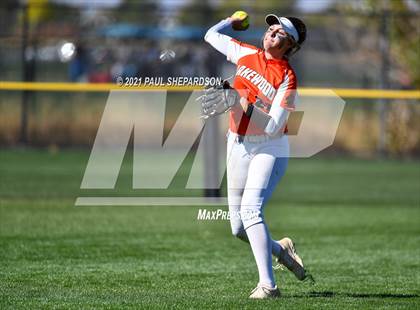 Thumbnail 3 in Lakewood vs. Chaparral (CHSAA 5A State - 1st Round) photogallery.