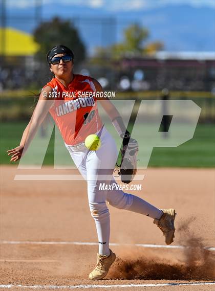 Thumbnail 1 in Lakewood vs. Chaparral (CHSAA 5A State - 1st Round) photogallery.