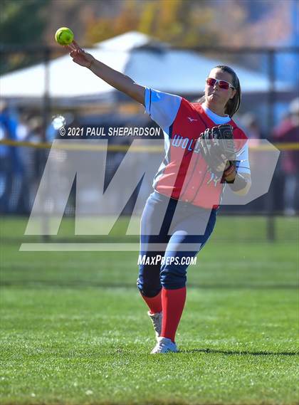 Thumbnail 2 in Lakewood vs. Chaparral (CHSAA 5A State - 1st Round) photogallery.