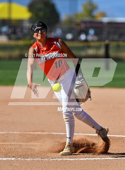 Thumbnail 3 in Lakewood vs. Chaparral (CHSAA 5A State - 1st Round) photogallery.