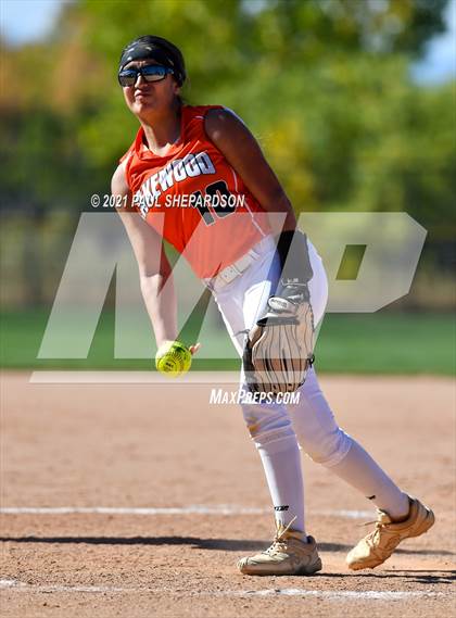 Thumbnail 3 in Lakewood vs. Chaparral (CHSAA 5A State - 1st Round) photogallery.