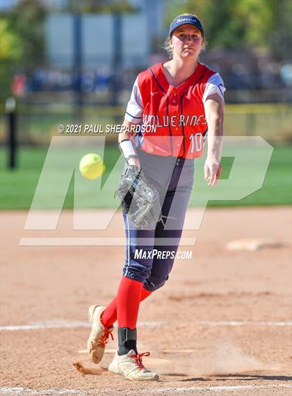 Thumbnail 2 in Lakewood vs. Chaparral (CHSAA 5A State - 1st Round) photogallery.