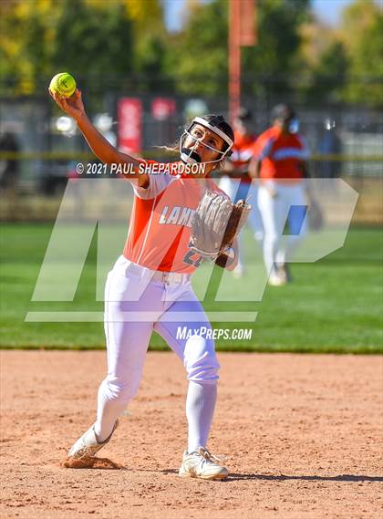 Thumbnail 2 in Lakewood vs. Chaparral (CHSAA 5A State - 1st Round) photogallery.