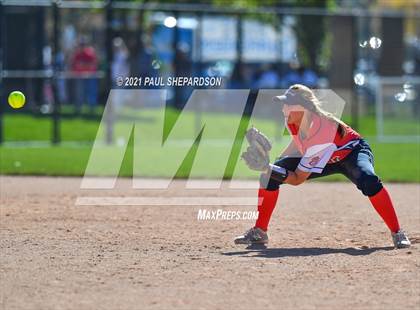 Thumbnail 3 in Lakewood vs. Chaparral (CHSAA 5A State - 1st Round) photogallery.