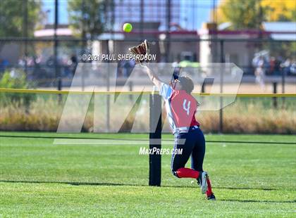 Thumbnail 2 in Lakewood vs. Chaparral (CHSAA 5A State - 1st Round) photogallery.