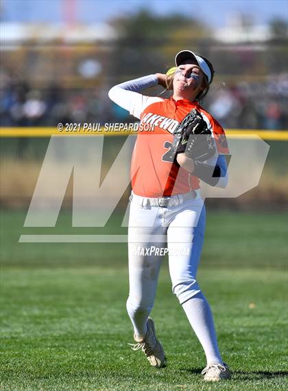 Thumbnail 3 in Lakewood vs. Chaparral (CHSAA 5A State - 1st Round) photogallery.