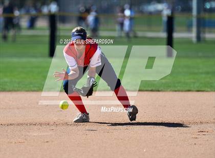 Thumbnail 3 in Lakewood vs. Chaparral (CHSAA 5A State - 1st Round) photogallery.
