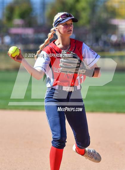 Thumbnail 2 in Lakewood vs. Chaparral (CHSAA 5A State - 1st Round) photogallery.