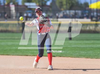 Thumbnail 2 in Lakewood vs. Chaparral (CHSAA 5A State - 1st Round) photogallery.