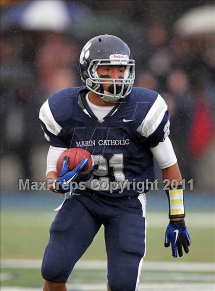 Thumbnail 1 in San Rafael vs. Marin Catholic (CIF NCS D3 Playoffs) photogallery.