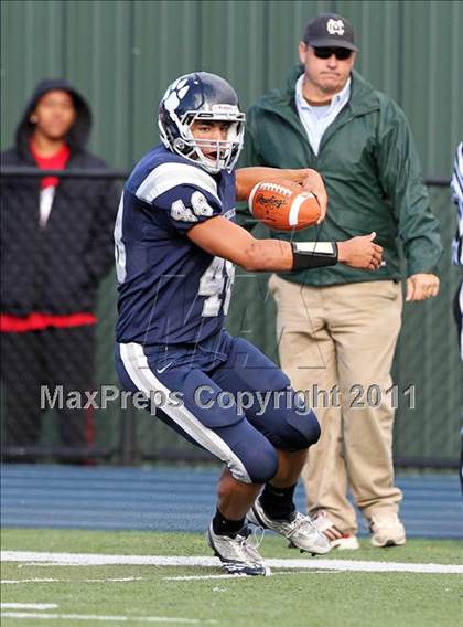 Thumbnail 3 in San Rafael vs. Marin Catholic (CIF NCS D3 Playoffs) photogallery.