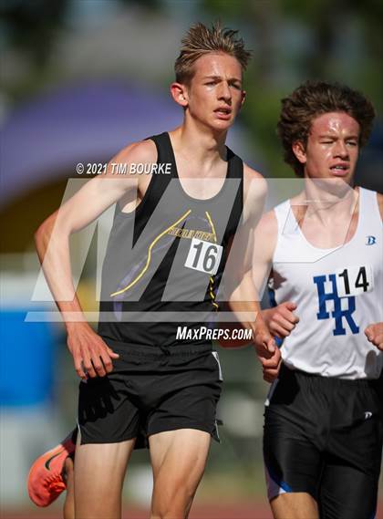 Thumbnail 1 in CHSAA 5A Championships (3200m Finals) photogallery.