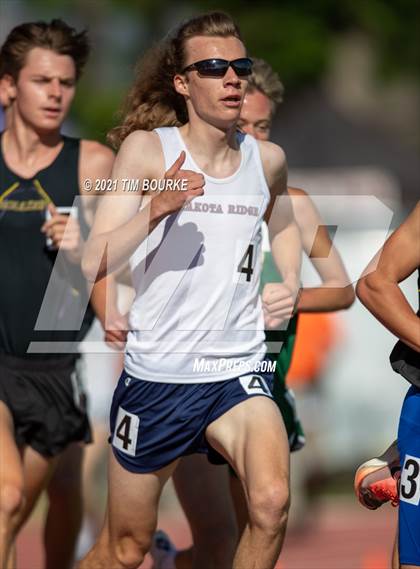 Thumbnail 2 in CHSAA 5A Championships (3200m Finals) photogallery.