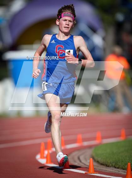 Thumbnail 1 in CHSAA 5A Championships (3200m Finals) photogallery.