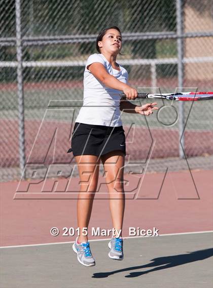 Thumbnail 1 in Enochs vs. Beyer photogallery.