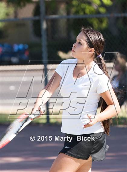 Thumbnail 3 in Enochs vs. Beyer photogallery.