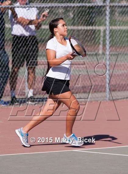 Thumbnail 2 in Enochs vs. Beyer photogallery.