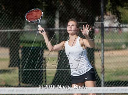Thumbnail 3 in Enochs vs. Beyer photogallery.