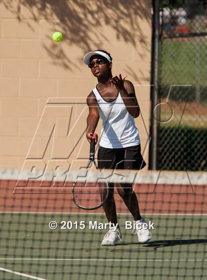 Thumbnail 3 in Enochs vs. Beyer photogallery.