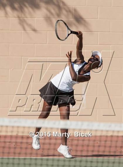 Thumbnail 2 in Enochs vs. Beyer photogallery.