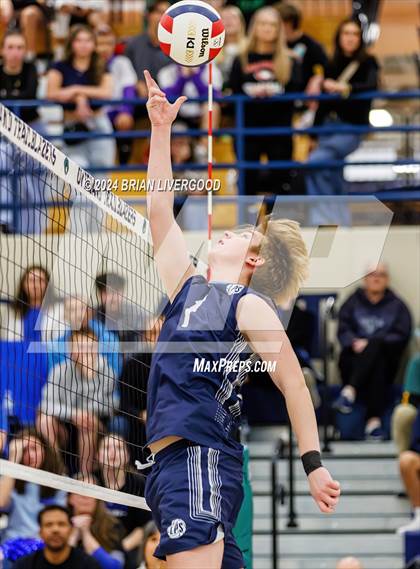 Thumbnail 2 in Grandview vs. Littleton Public Schools (CHSAA 5A Round 1) photogallery.