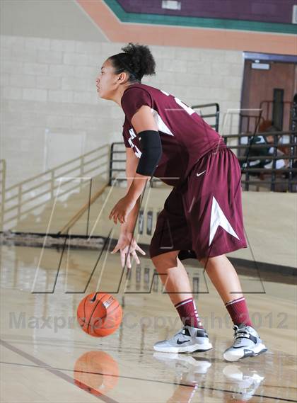 Thumbnail 1 in Brea Olinda vs. Hamilton (Nike Tournament of Champions) photogallery.