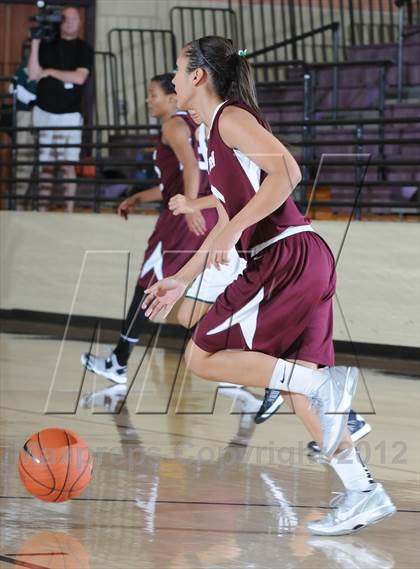 Thumbnail 1 in Brea Olinda vs. Hamilton (Nike Tournament of Champions) photogallery.