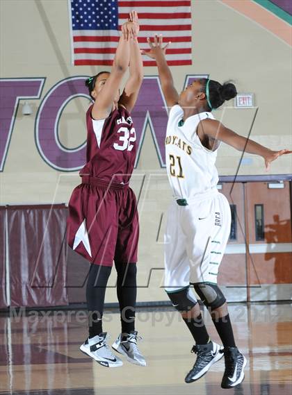 Thumbnail 3 in Brea Olinda vs. Hamilton (Nike Tournament of Champions) photogallery.